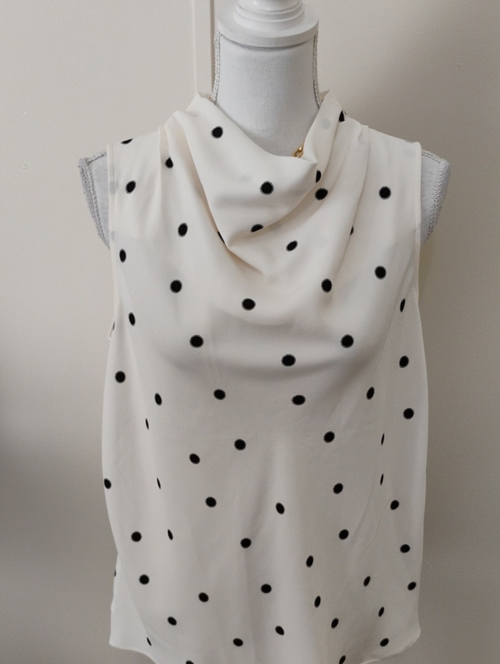 Pretty Ann Taylor Blouse - Picture 4 of 5